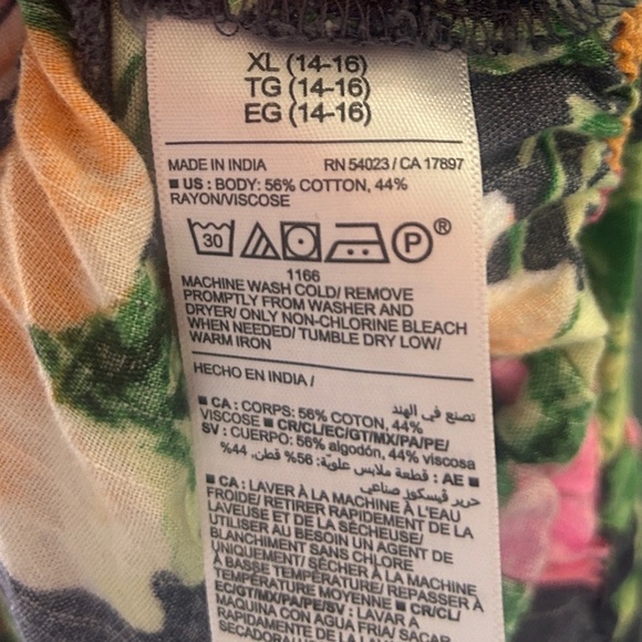 GUC Old Navy size 14/16 lightweight cropped gathered floral top. So summery! - Picture 4 of 4